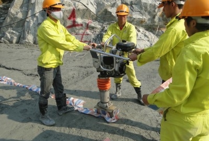 Tìm hiểu chung về máy đầm cóc trên thị trường