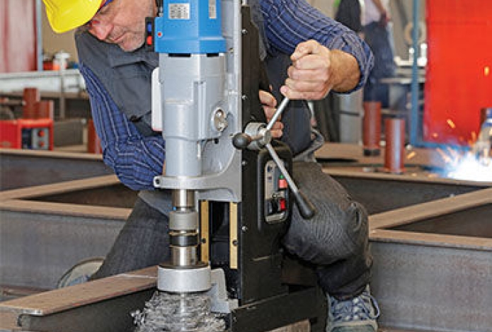 Vì sao máy khoan từ hay bị hư đế từ ?