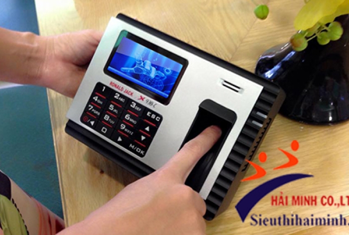 Một số thông số kỹ thuật cần lưu ý khi mua máy chấm công Ronald Jack