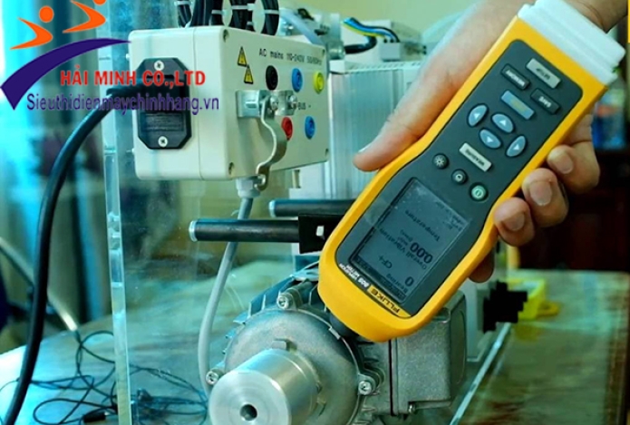 Bảo dưỡng thiết bị cơ khí cùng máy đo độ rung