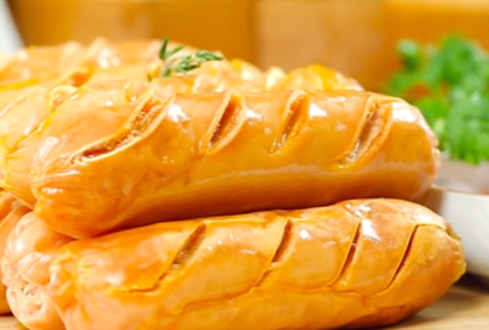 Hướng dẫn cách làm xúc xích đơn giản thơm ngon cho gia đình thưởng thức
