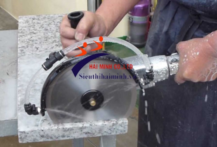 Nên lựa chọn dòng máy cắt gạch cầm tay nào?