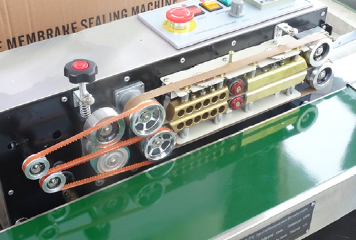 Chỉnh Băng Chuyền Cho Máy Hàn Miệng Túi Liên Tục
