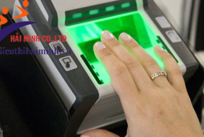 Đăng kí vân tay cho nhân viên mới với máy chấm công vân tay