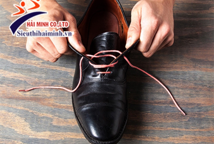 Máy đánh giày văn phòng công cụ làm sạch giày da hiệu quả nhất