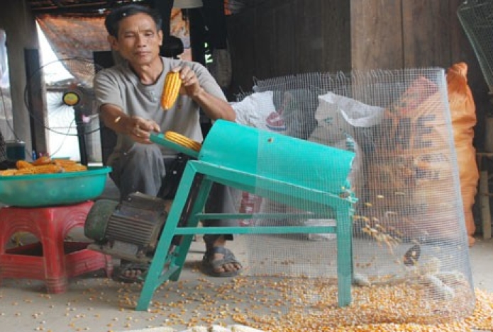 Sự tiện lợi của máy tách hạt ngô đối với người nông dân