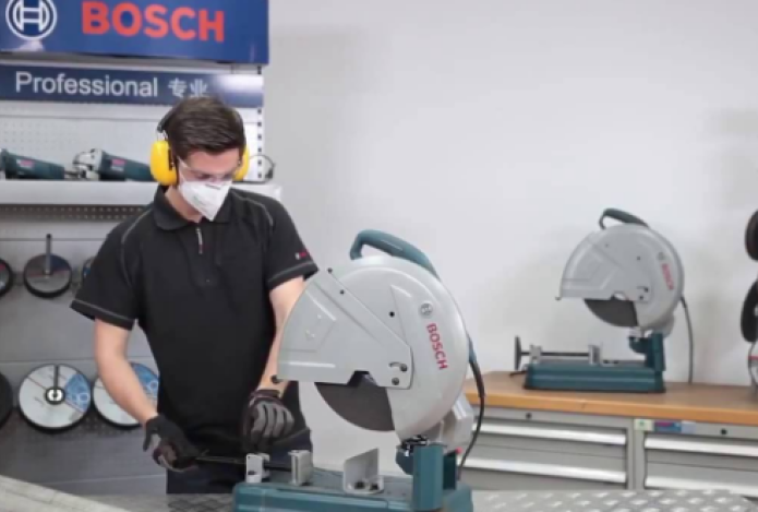 Chi Tiết Cách Dùng Máy Cắt Sắt An Toàn Ngay Tại Nhà