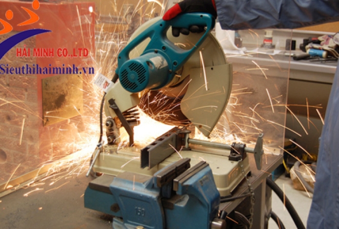 Tìm hiểu về máy cắt sắt 355mm Bosch GCO 200