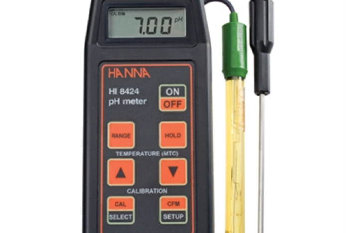 Những điều cần biết về máy đo pH cầm tay Hanna Hi 8424