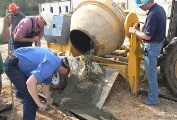 Làm gì để sử dụng máy trộn bê tông tự do đúng cách