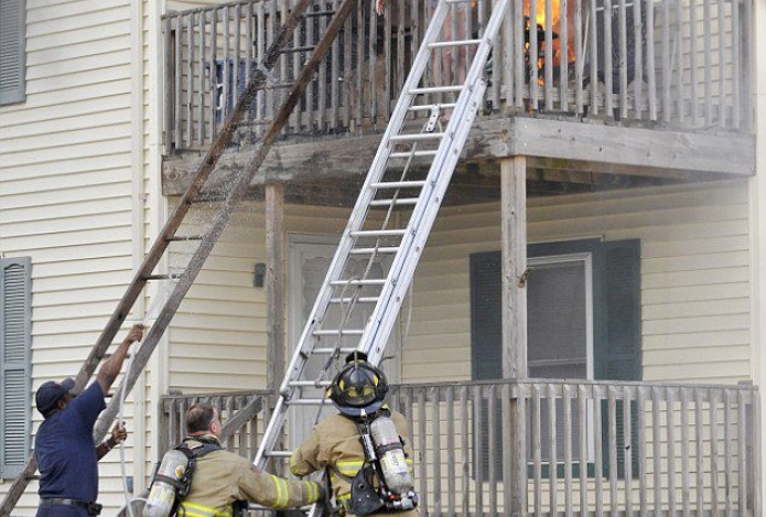 Xứ lý thang nhôm tiếp xúc lâu với lửa