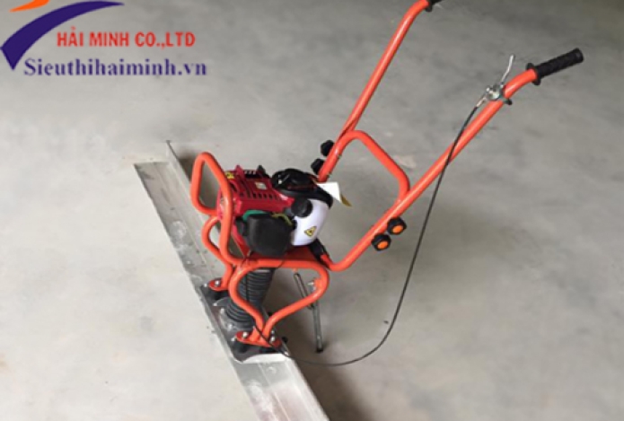 Máy đầm thước chạy xăng: lưu ý sử dụng máy an toàn, hiệu quả.