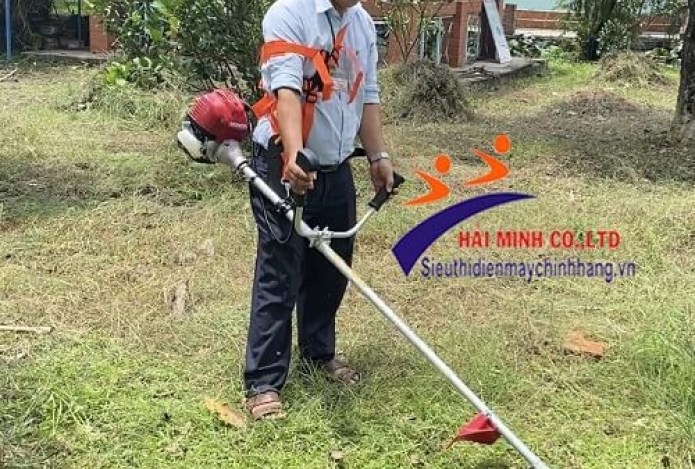 Giao máy cắt cỏ đeo vai Honda UMK435T U2ST Thái Lan ở Hóc Môn