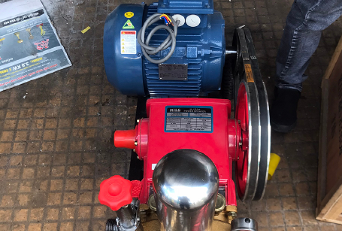 Có nên dùng máy rửa xe đầu rời không