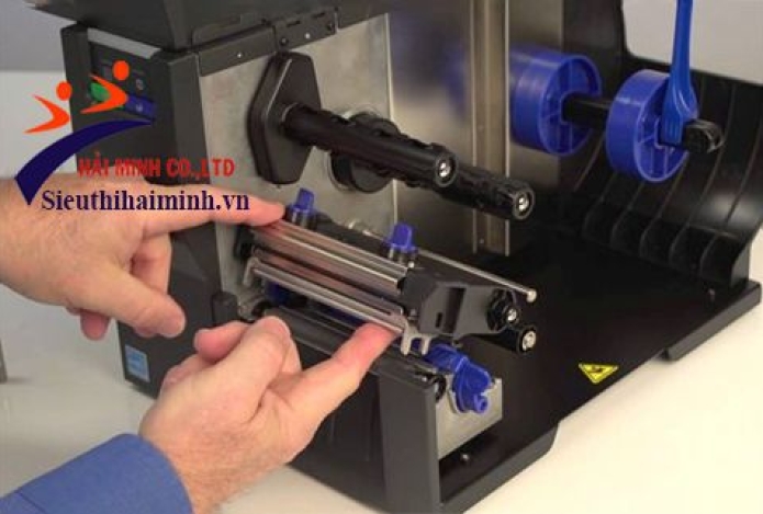 Khi máy in tem bị kẹt giấy “đừng cố” dùng nữa