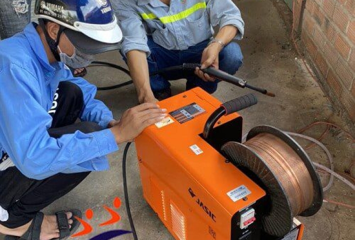Giao máy hàn bán tự động Jasic MIG NB250E về Bến Cát Bình Dương (7.5.2021)