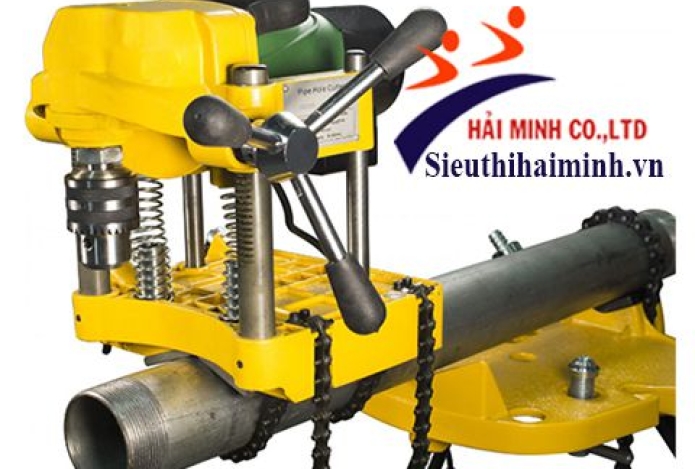Gia công trên ống sắt thì nên dùng máy khoan nào?