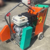 Hình ảnh Máy cắt đường Q500P, Động cơ HS 390