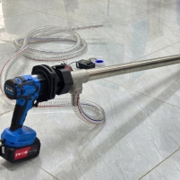 Hình ảnh Máy bơm dầu nhớt, hóa chất thùng phuy chạy pin HMTB-1000