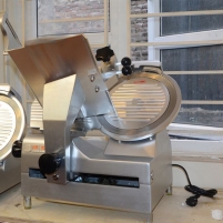 Máy thái thịt tự động SL-300E