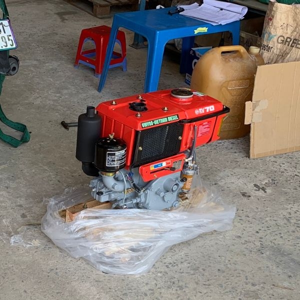 Photo - Động cơ diesel RV70