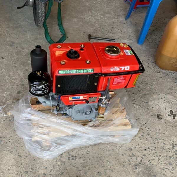 Photo - Động cơ diesel RV70