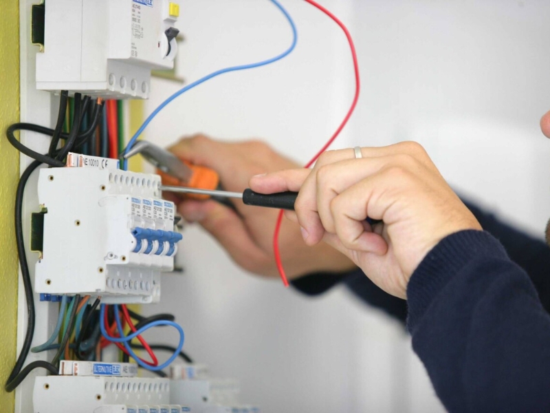 phòng tránh đoản mạch và quá tải điện