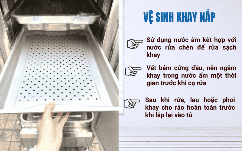 Vệ sinh khay nắp