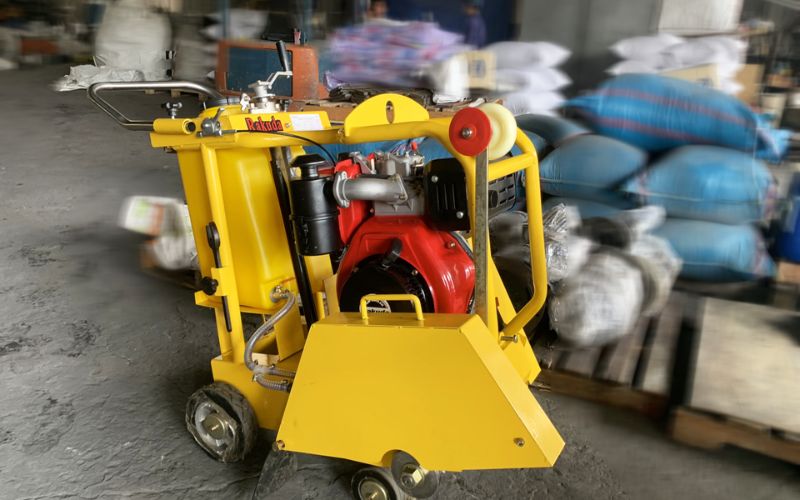 Đặc điểm của máy cắt bê tông QM500 - 9HP