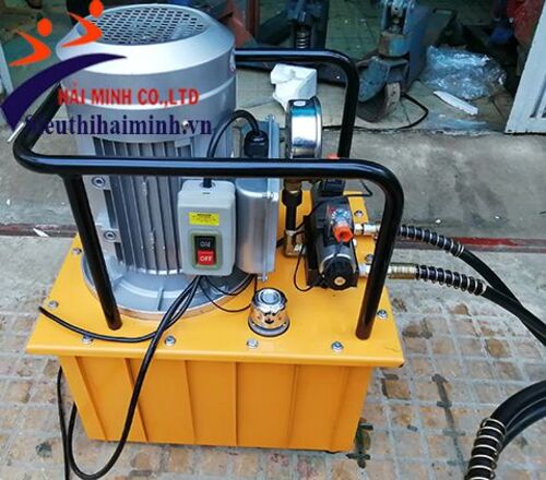 Máy đột lỗ thủy lực CH100A