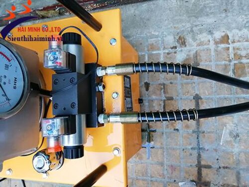 Máy đột lỗ thủy lực CH100A
