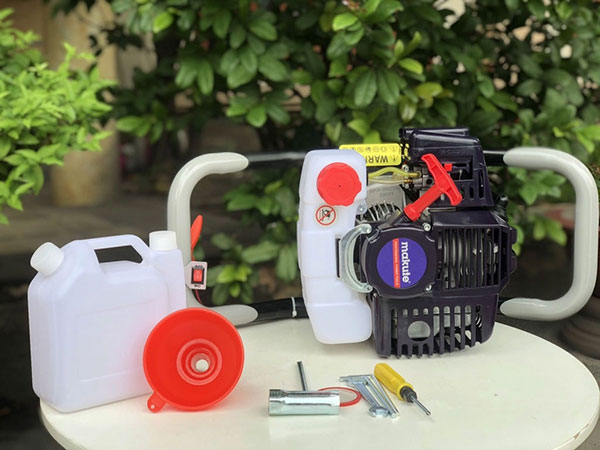 Máy khoan đất EA52-S