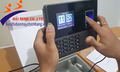 Máy chấm công vân tay là thiết bị chấm công được sử dụng phổ biến