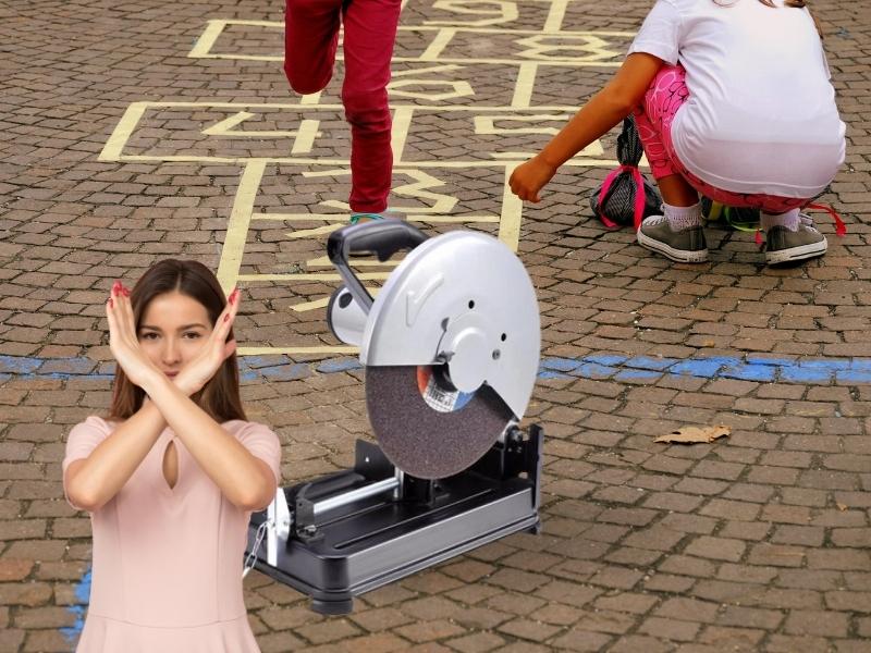 Không sử dụng máy cắt sắt trong môi trường có trẻ nhỏ