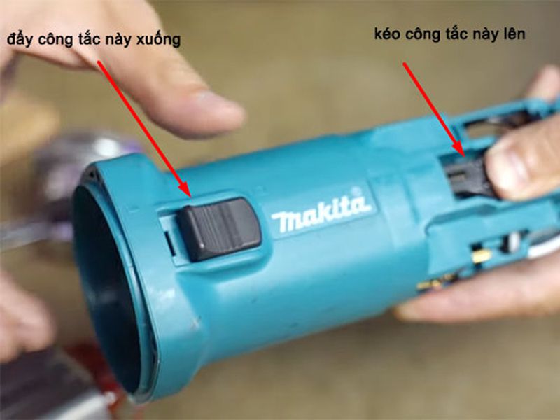 công tắc máy cắt sắt cầm tay bị kẹt