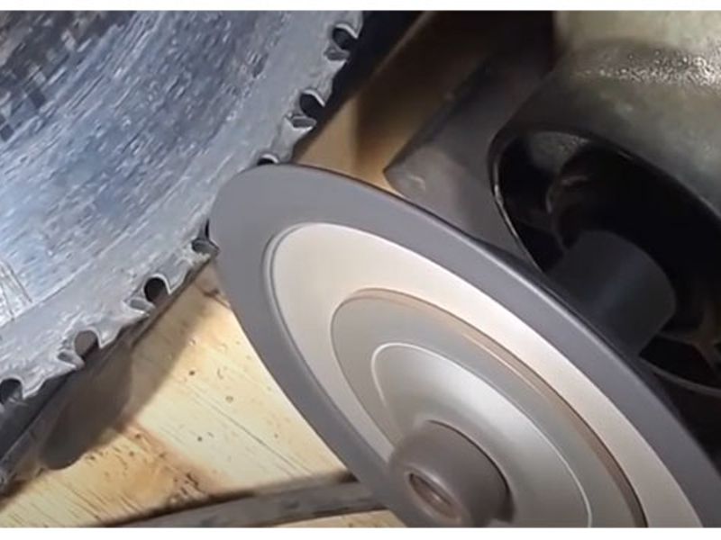 mài lưỡi cắt sắt