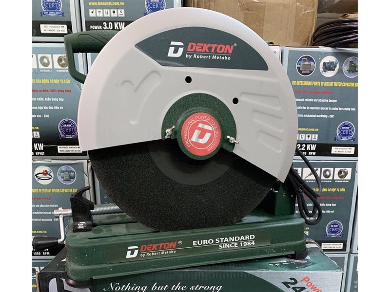 máy cắt sắt Dekton