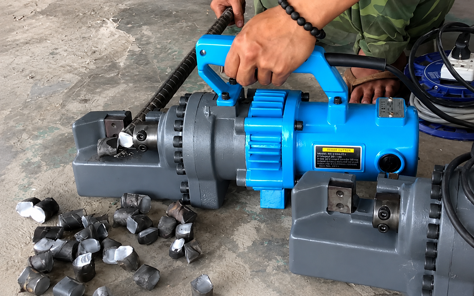 Sử dụng máy cắt sắt đúng cách để mang lại hiệu quả công việc