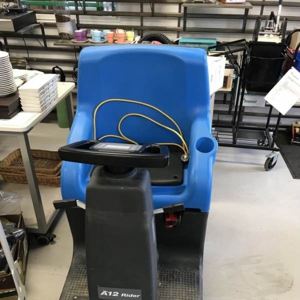 Máy chà sàn liên hợp ngồi lái FASA A12 RIDER (2)