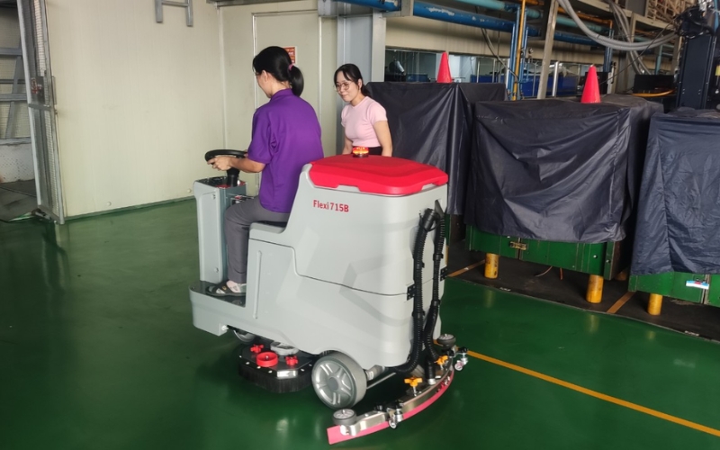 Máy chà sàn liên hợp ngồi lái Kenper Flexi 715B chính hãng