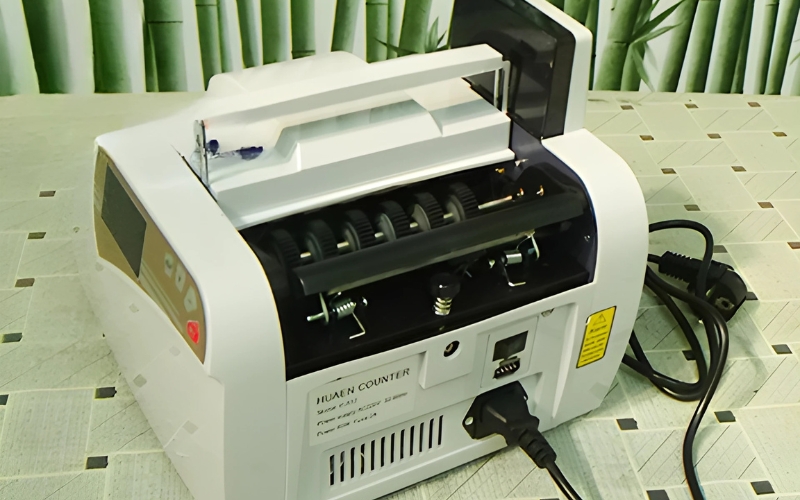 Máy đếm tiền Yamafuji A8900