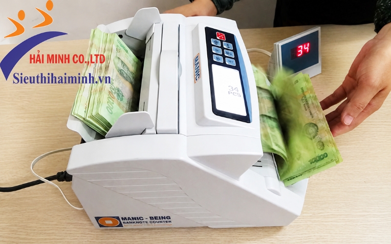 Đặc điểm nổi bật của đếm tiền Manic B-2012C