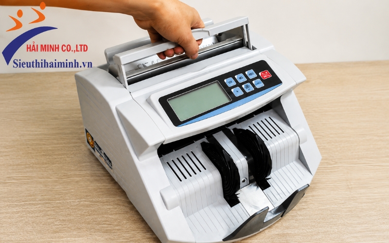 Máy đếm tiền Manic B-2012C