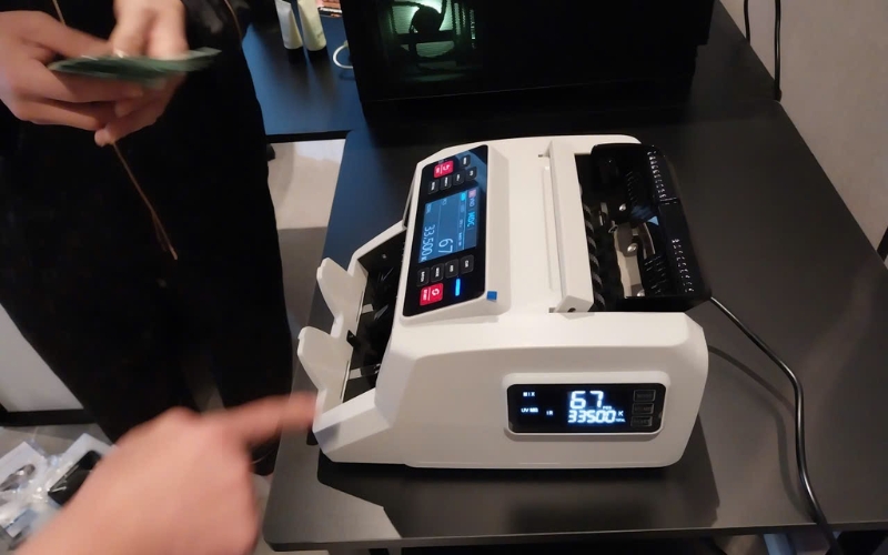 Mua máy đếm tiền 9699new