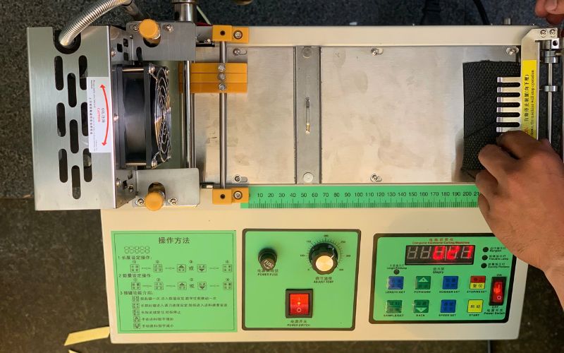 Máy cắt dây đai xéo bán tự động JL987