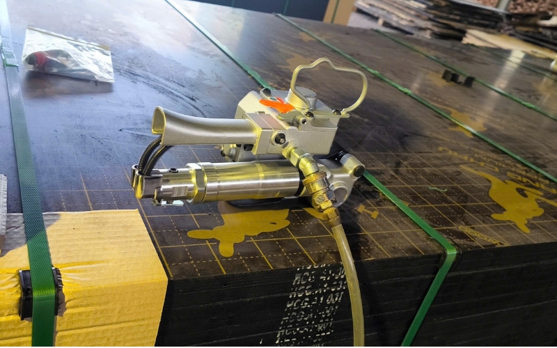 Máy siết đai cầm tay khí nén Yamafuji XQD-25  