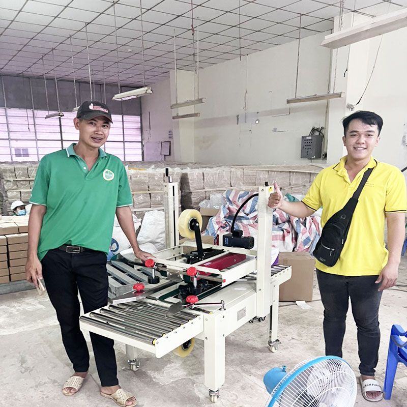 Máy dán thùng carton giúp dán kín thùng hàng hoá hiệu quả tiết kiệm thời gian, công sức