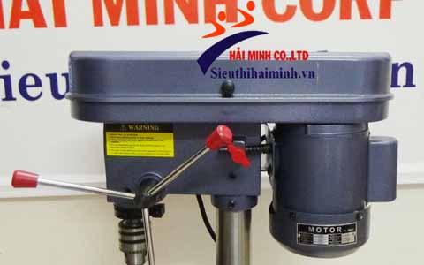 máy khoan bàn với đầu mũi khoan được thiết kế thông minh cho khả năng khoan mạnh mẽ