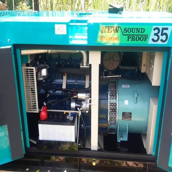 Máy phát điện DENYO DCA-35SPK