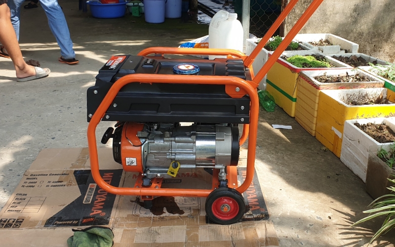 giao Máy phát điện chạy xăng Mitsuyama TL-3900N